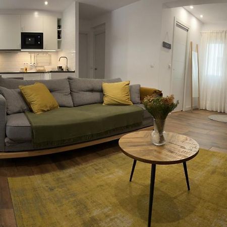 Petit Apartment Los Remedios Sevilla Exterior foto