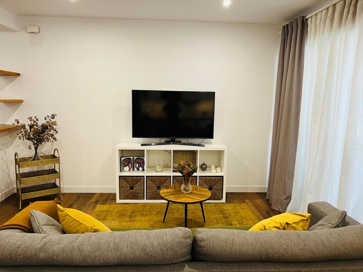 Petit Apartment Los Remedios Sevilla Exterior foto